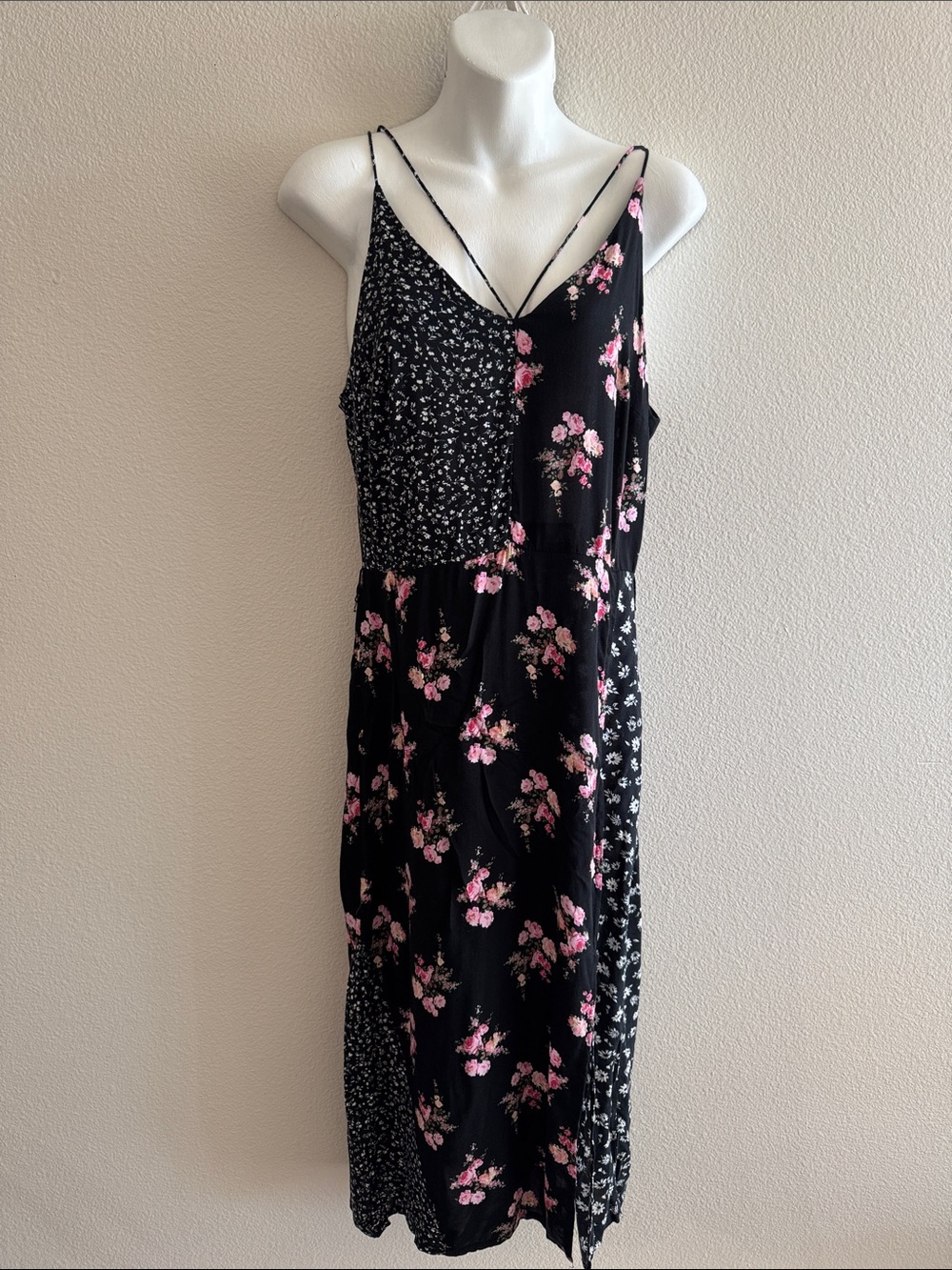 Spaghetti strap v neck Black and pink Floral Midi Dress